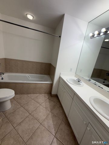 2435 Bedford Street 21CC, Stamford, CT 06905