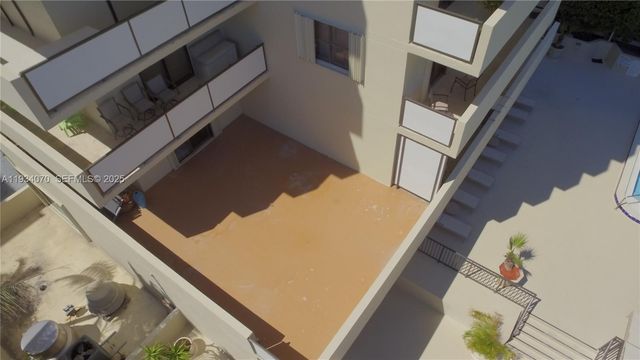 1623 Collins Ave 218, Miami Beach, FL 33139