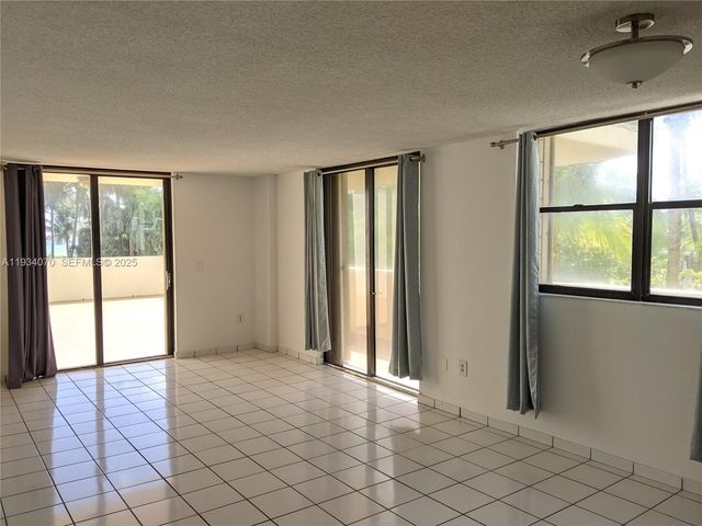 1623 Collins Ave 218, Miami Beach, FL 33139