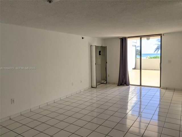 1623 Collins Ave 218, Miami Beach, FL 33139