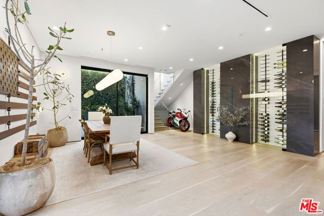 7303 W 89th Street, Los Angeles, CA 90045