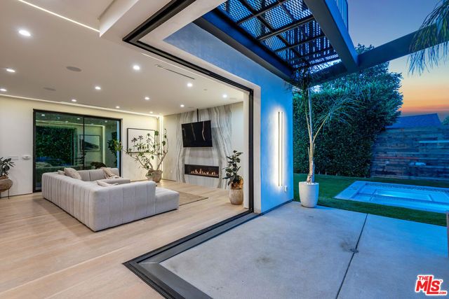 7303 W 89th Street, Los Angeles, CA 90045