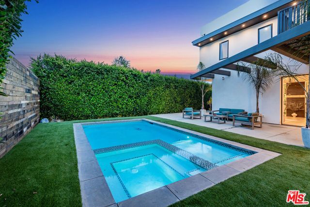 7303 W 89th Street, Los Angeles, CA 90045