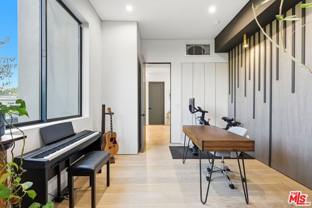 7303 W 89th Street, Los Angeles, CA 90045