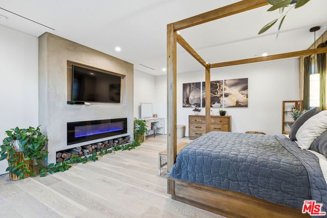 7303 W 89th Street, Los Angeles, CA 90045