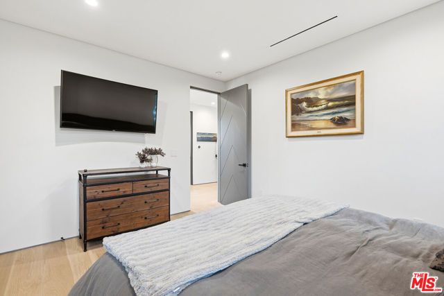 7303 W 89th Street, Los Angeles, CA 90045