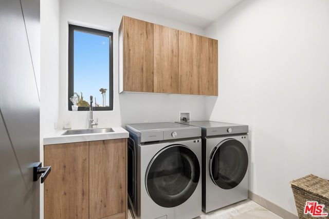 7303 W 89th Street, Los Angeles, CA 90045