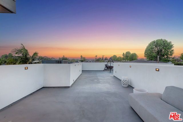7303 W 89th Street, Los Angeles, CA 90045