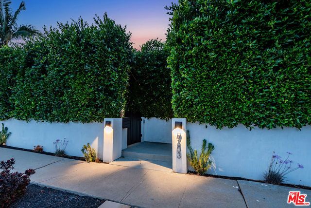 7303 W 89th Street, Los Angeles, CA 90045
