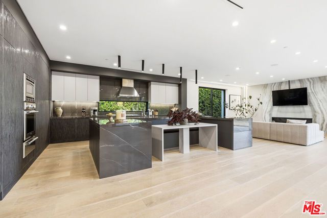 7303 W 89th Street, Los Angeles, CA 90045