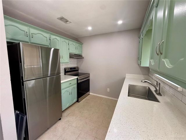 200 E 8th Street, San Juan, TX 78589