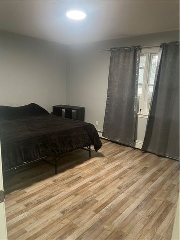 84 North View Avenue, Cranston, RI 02920