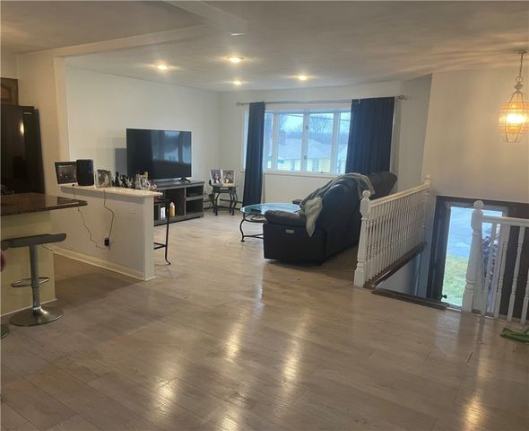 84 North View Avenue, Cranston, RI 02920