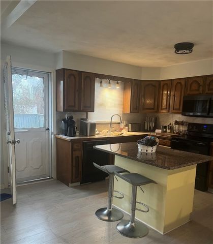 84 North View Avenue, Cranston, RI 02920