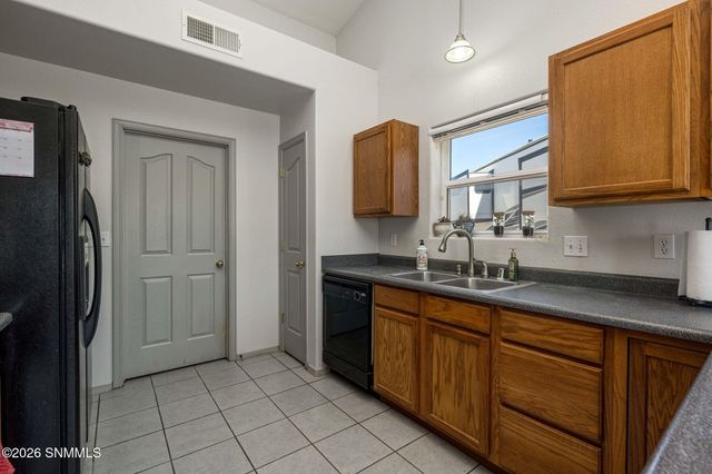 2100 Rincon De Amigos, Las Cruces, NM 88012