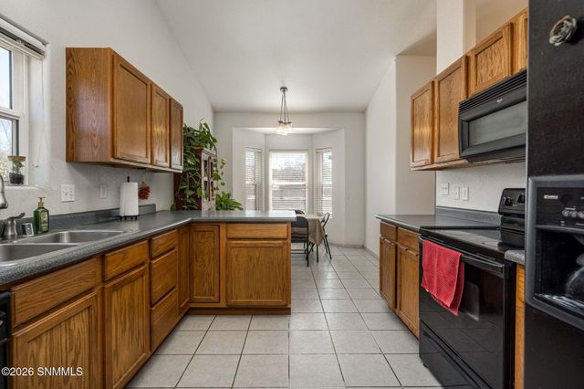 2100 Rincon De Amigos, Las Cruces, NM 88012