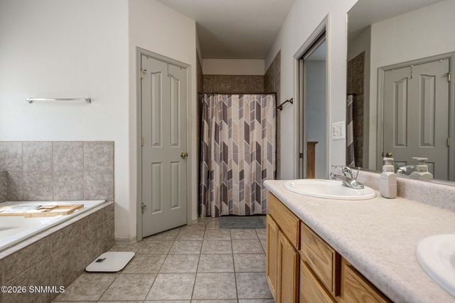 2100 Rincon De Amigos, Las Cruces, NM 88012