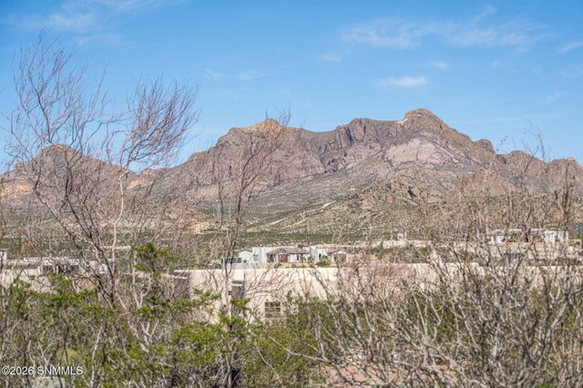 2100 Rincon De Amigos, Las Cruces, NM 88012