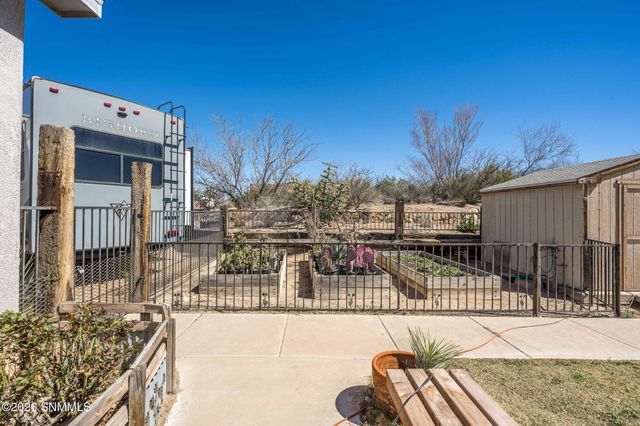 2100 Rincon De Amigos, Las Cruces, NM 88012