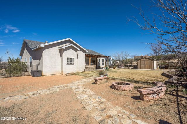 2100 Rincon De Amigos, Las Cruces, NM 88012