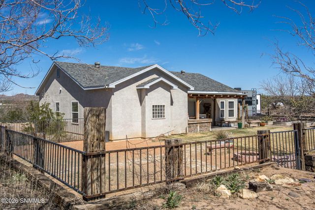 2100 Rincon De Amigos, Las Cruces, NM 88012