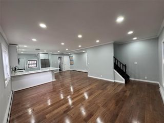 6905 66th St # 1, Ridgewood, NY 11385