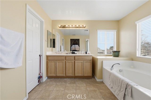 13855 Jackson Street, Oak Hills, CA 92344