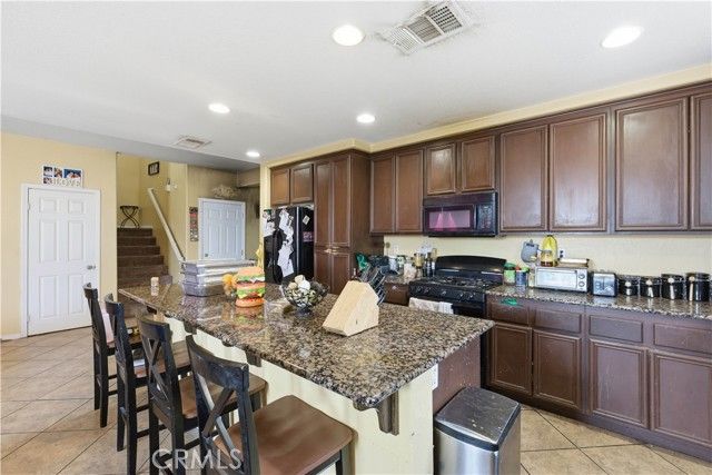 13855 Jackson Street, Oak Hills, CA 92344