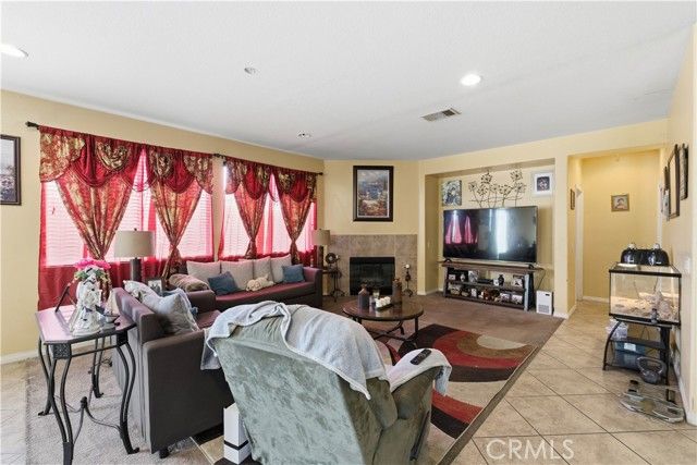 13855 Jackson Street, Oak Hills, CA 92344