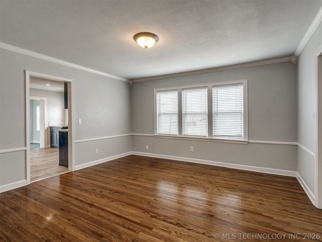 1204 S Columbia Avenue, Tulsa, OK 74104