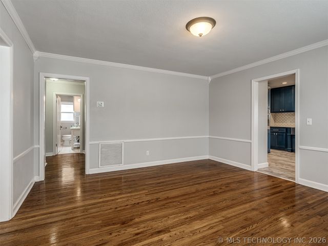 1204 S Columbia Avenue, Tulsa, OK 74104