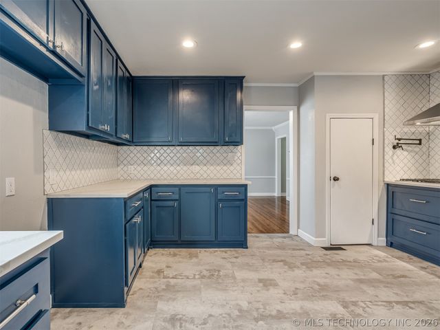 1204 S Columbia Avenue, Tulsa, OK 74104