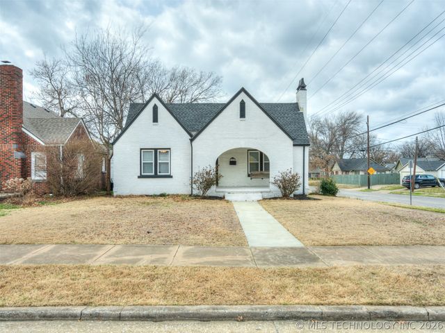 1204 S Columbia Avenue, Tulsa, OK 74104