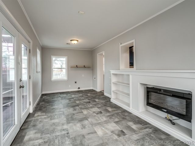 1204 S Columbia Avenue, Tulsa, OK 74104