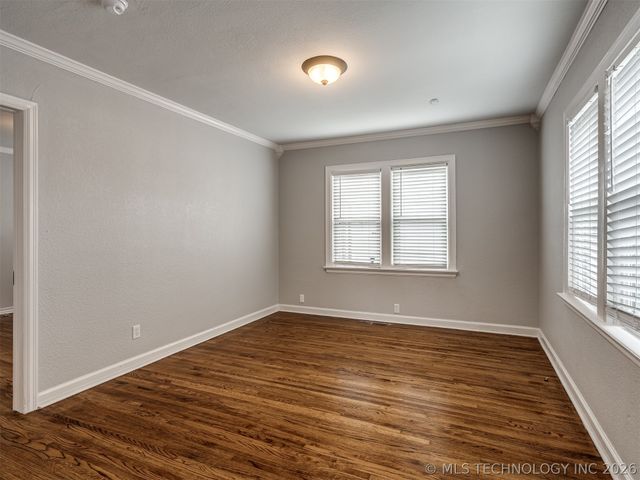 1204 S Columbia Avenue, Tulsa, OK 74104