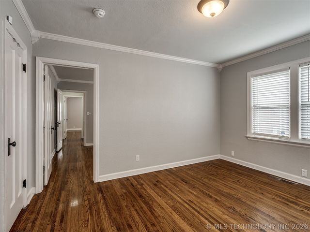 1204 S Columbia Avenue, Tulsa, OK 74104