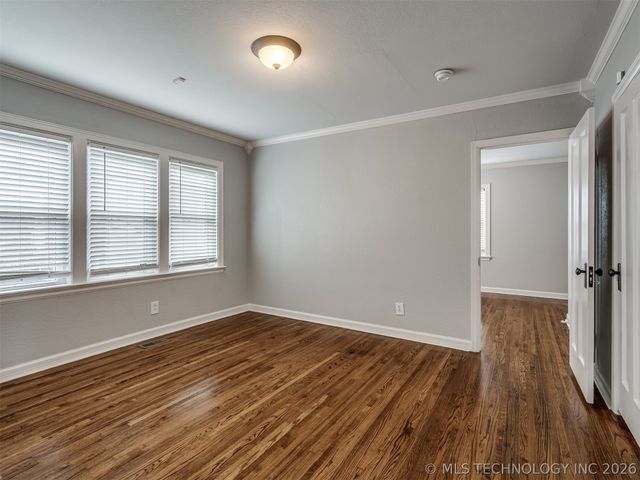 1204 S Columbia Avenue, Tulsa, OK 74104