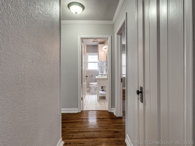 1204 S Columbia Avenue, Tulsa, OK 74104