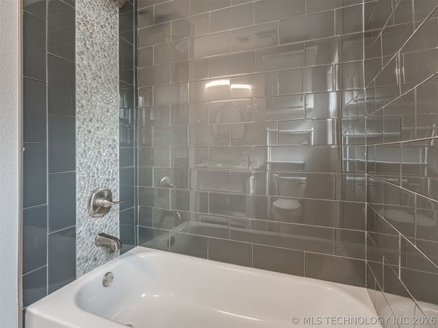 1204 S Columbia Avenue, Tulsa, OK 74104