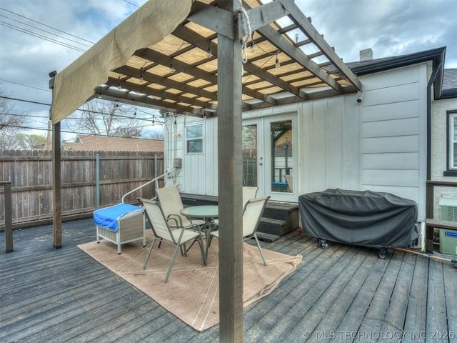 1204 S Columbia Avenue, Tulsa, OK 74104