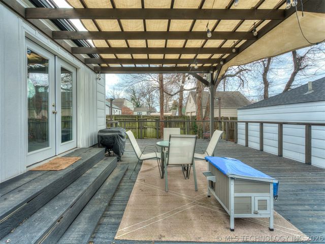 1204 S Columbia Avenue, Tulsa, OK 74104