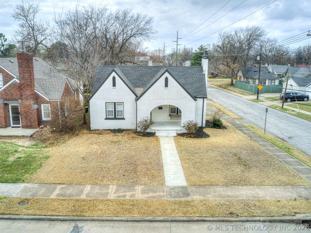1204 S Columbia Avenue, Tulsa, OK 74104