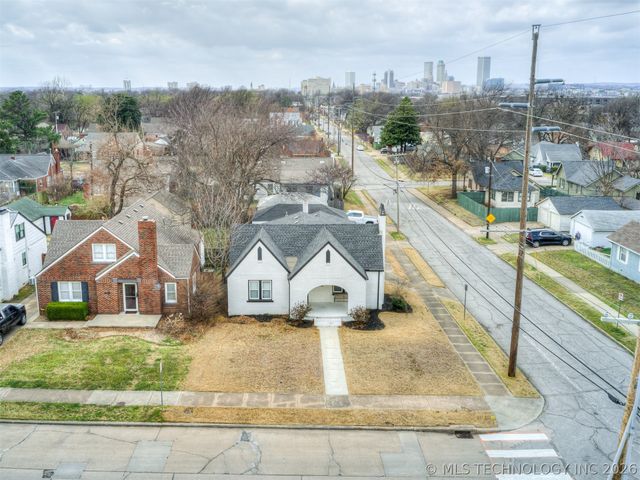 1204 S Columbia Avenue, Tulsa, OK 74104