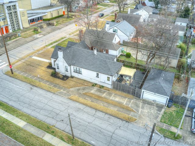 1204 S Columbia Avenue, Tulsa, OK 74104