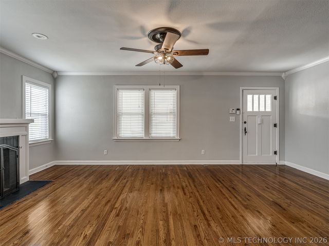 1204 S Columbia Avenue, Tulsa, OK 74104