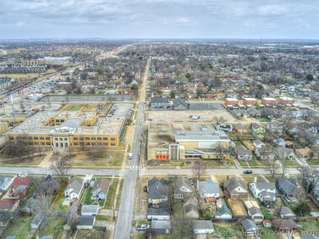 1204 S Columbia Avenue, Tulsa, OK 74104