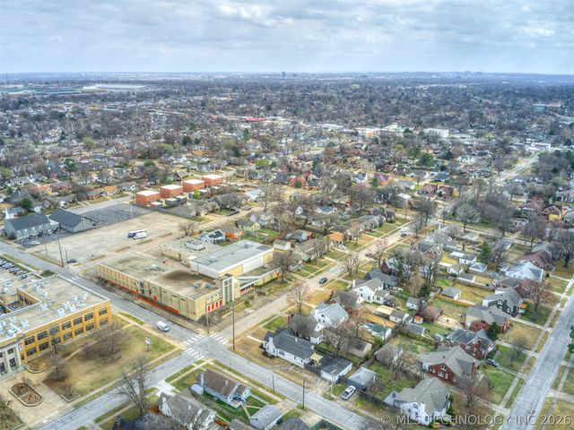 1204 S Columbia Avenue, Tulsa, OK 74104