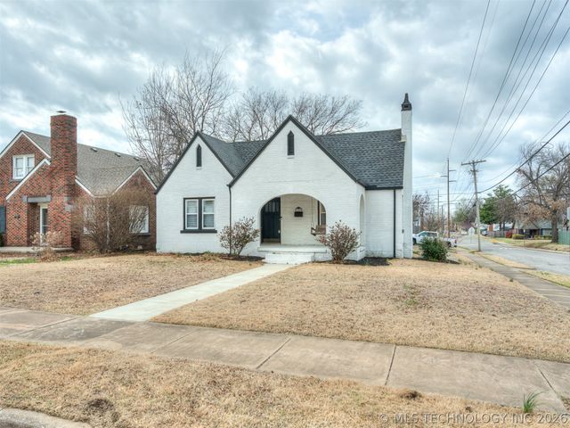 1204 S Columbia Avenue, Tulsa, OK 74104
