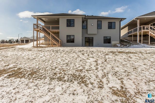 2212 S Saddle Ridge Dr Drive, Sioux Falls, SD 57110