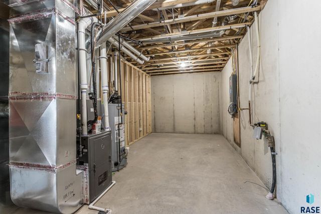 2212 S Saddle Ridge Dr Drive, Sioux Falls, SD 57110